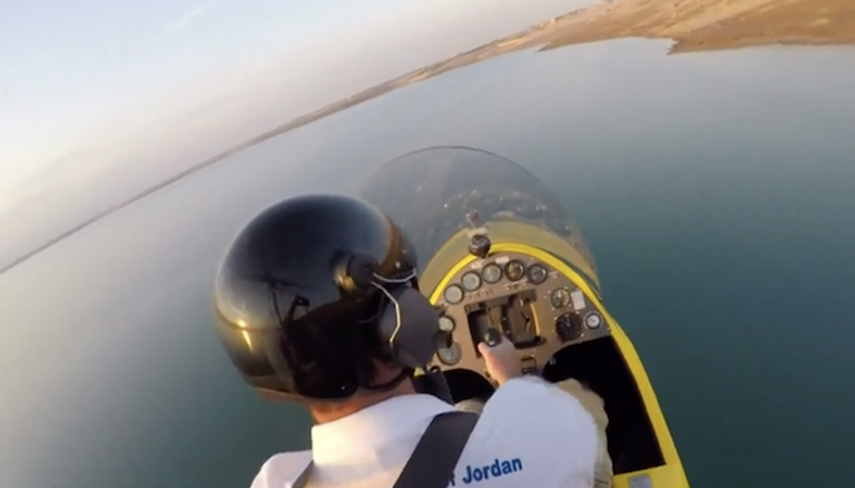 "الجيركوبتر" تتيح للسياح في الأردن رؤية البحر الميت بعين الطائر