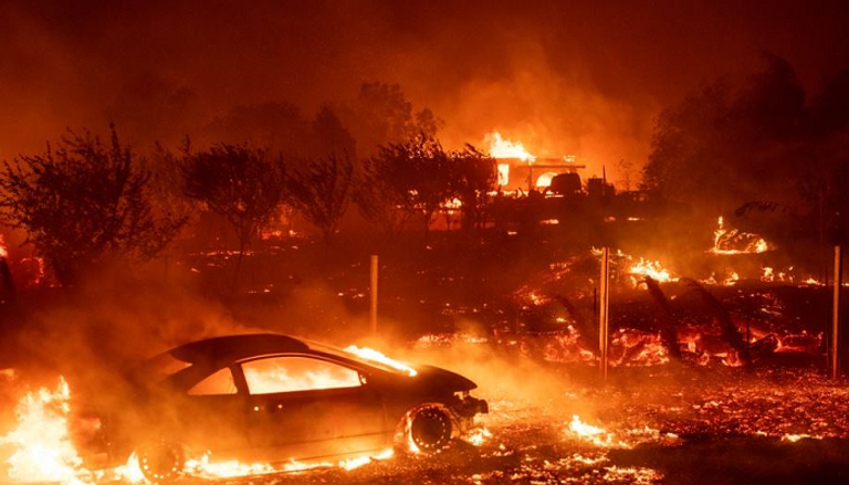 حرائق الغابات تجتاح كاليفورنيا