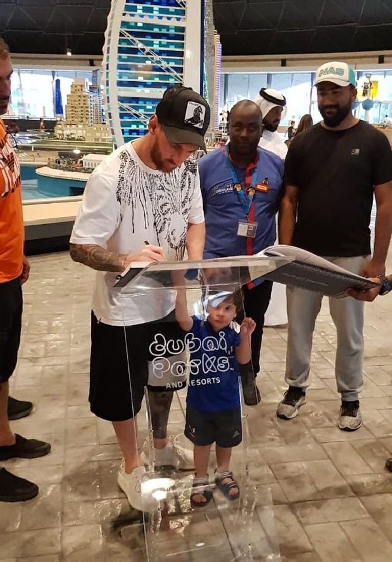 ليونيل ميسي مهاجم برشلونة