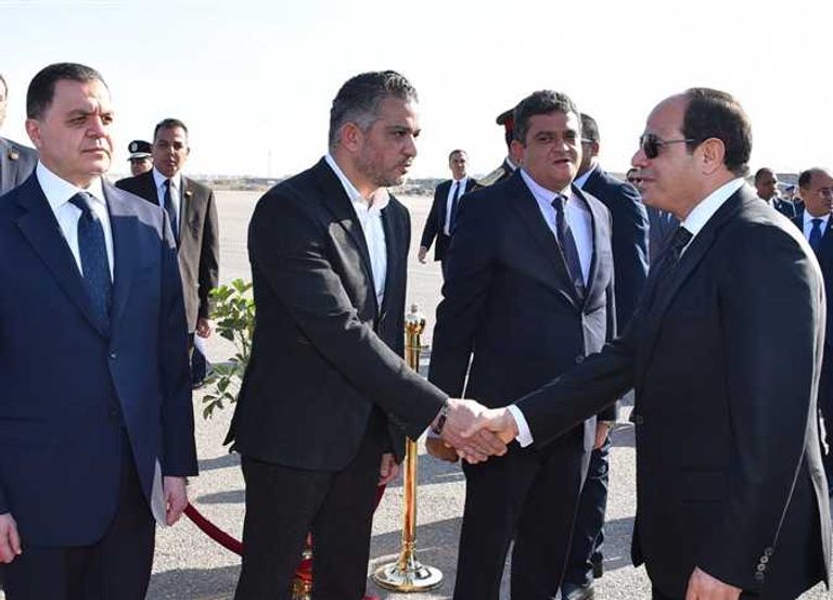 الرئيس المصري يتقدم الجنازة العسكرية للشهيد ساطع النعماني 