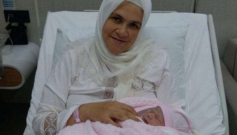 صورة الأم ورضيعها تداولتها وسائل إعلام تركية