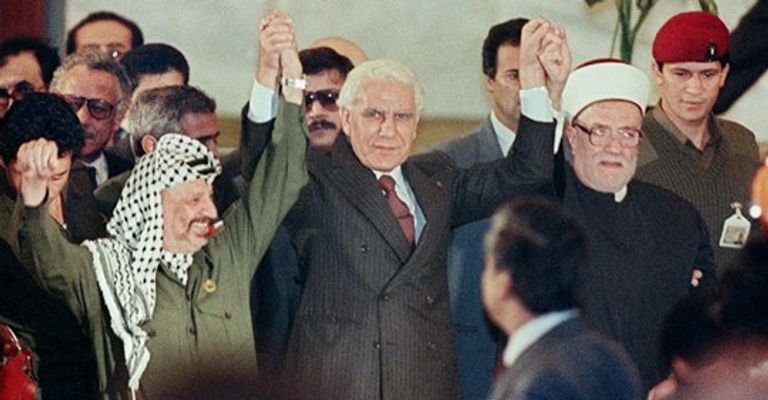 إعلان قيام دولة فلسطين في الجزائر طابع بريدي جزائري بمناسبة الذكرى الـ30 لقيام دولة فلسطين