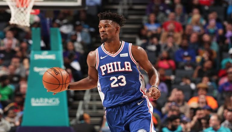 جيمي باتلر كيمبا ووكر خلال المباراة