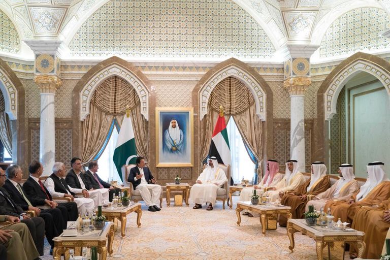 الشيخ محمد بن زايد آل نهيان ورئيس الوزراء الباكستاني