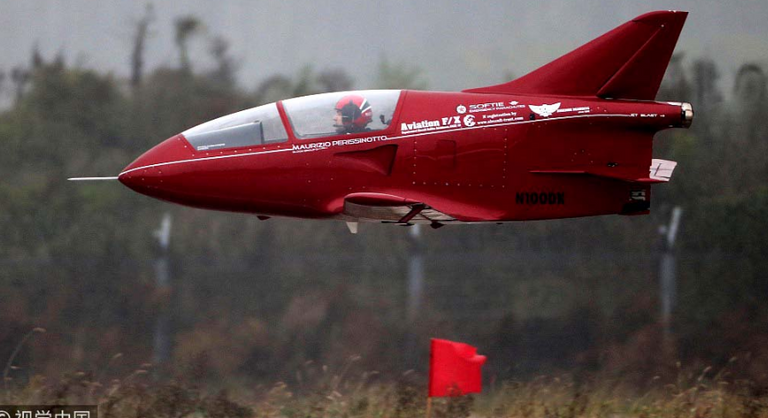 13 طيارا يتنافسون على كأس الصين للسباقات الجوية 1