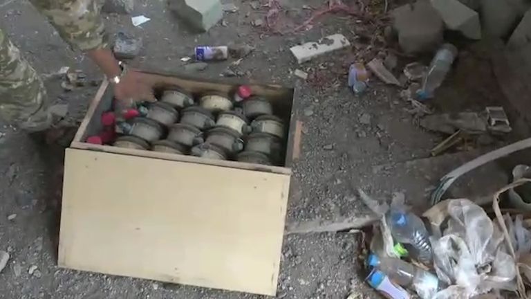 جانب من الألغام التي عثر عليها الجيش اليمني
