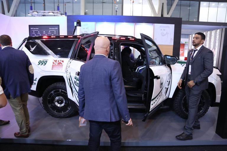 شرطة دبي تشارك في معرض المدن الذكية ببرشلونة