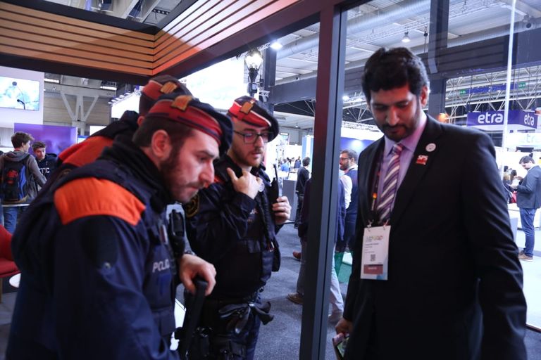 شرطة دبي تشارك في معرض المدن الذكية ببرشلونة