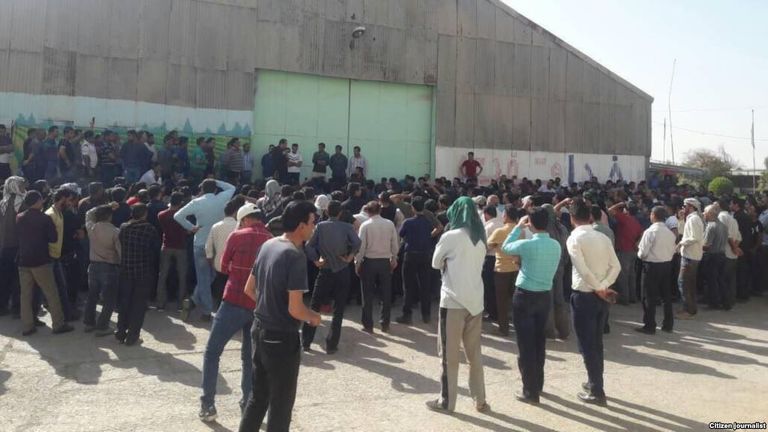 جانب من احتجاجات عمال مصنع هفت تبه