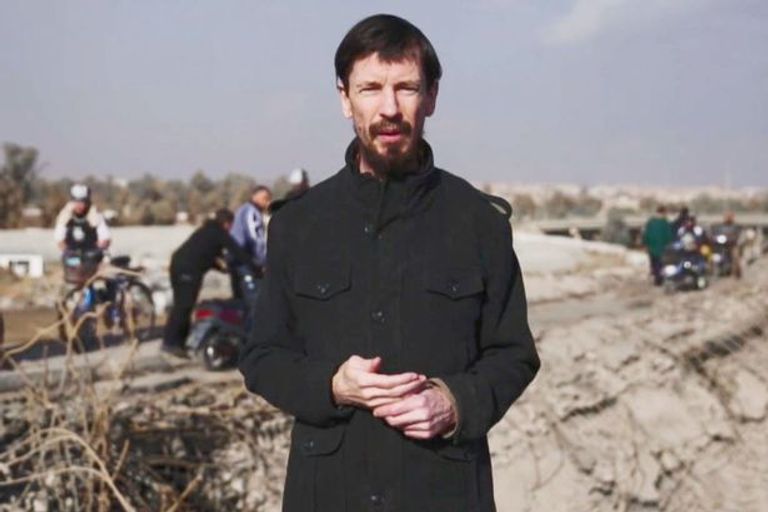 الصحفي جون كانتلي الشقيقتان إقبال محتجزتان في معسكرين بسوريا