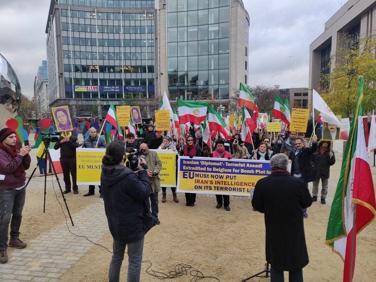 جانب من تظاهرة المعارضة الإيرانية في بروكسل
