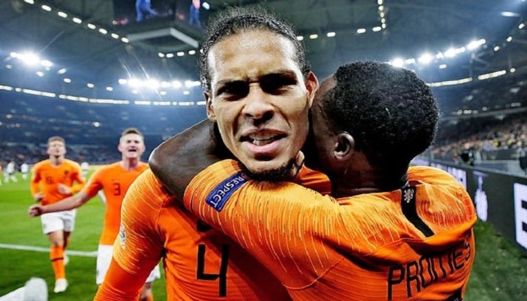 رونالد كومان مدرب هولندا