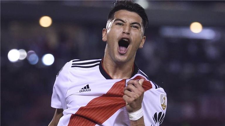 إيزيكيل بالاسيوس لاعب وسط ريفر بليت الأرجنتيني ماركوس يورنتي