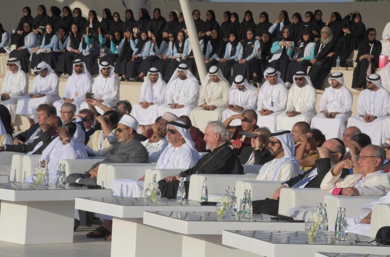 سيف بن زايد يشهد مصادقة قادة الأديان على 