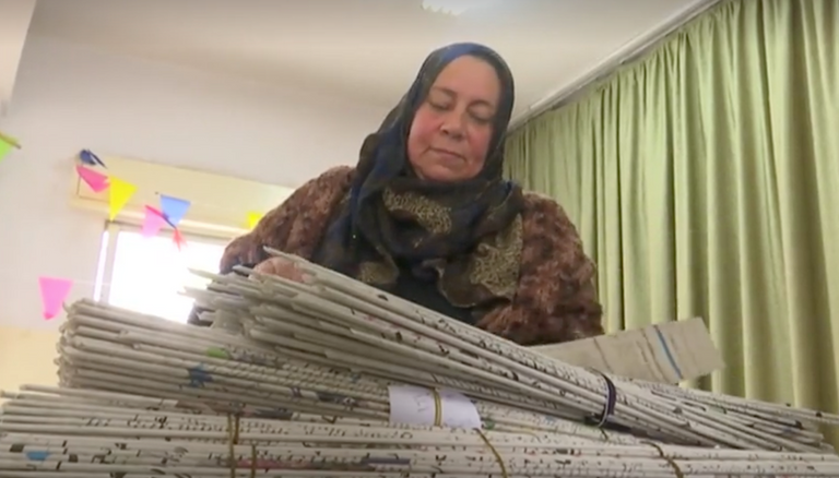 مبادرة لإعادة تدوير أوراق الصحف تفتح باب رزق للنساء الفقيرات بالأردن