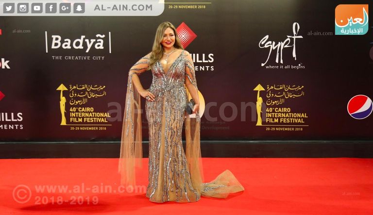 إطلالات النجوم تزين السجادة الحمراء لمهرجان القاهرة السينمائي