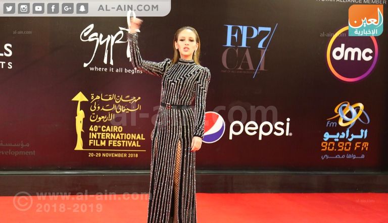 إطلالات النجوم تزين السجادة الحمراء لمهرجان القاهرة السينمائي