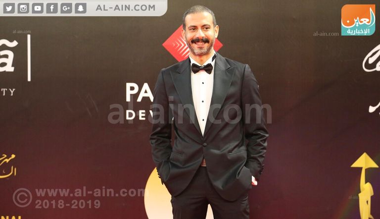 إطلالات النجوم تزين السجادة الحمراء لمهرجان القاهرة السينمائي