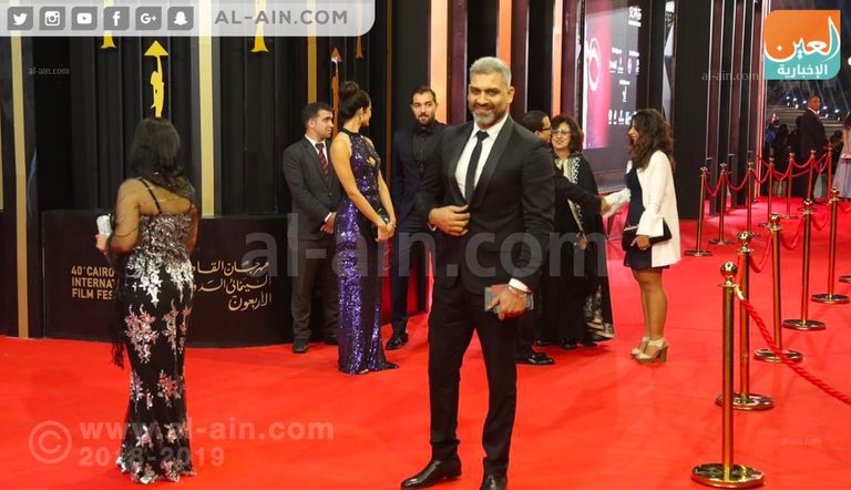 إطلالات النجوم تزين السجادة الحمراء لمهرجان القاهرة السينمائي