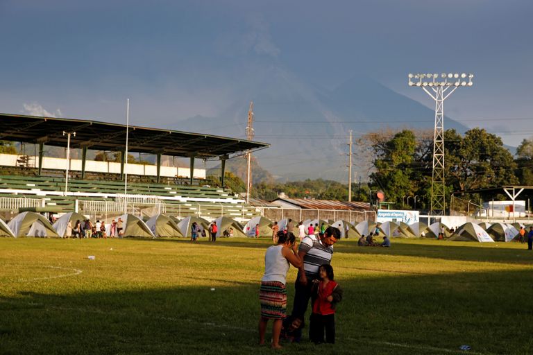إجلاء الآلاف في جواتيمالا بعد تجدد ثورة بركان فويجو