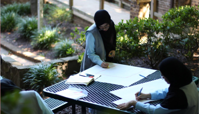 فاطمة السلحدي أول إماراتية منتسبة لبرنامج ISSOS العالمي