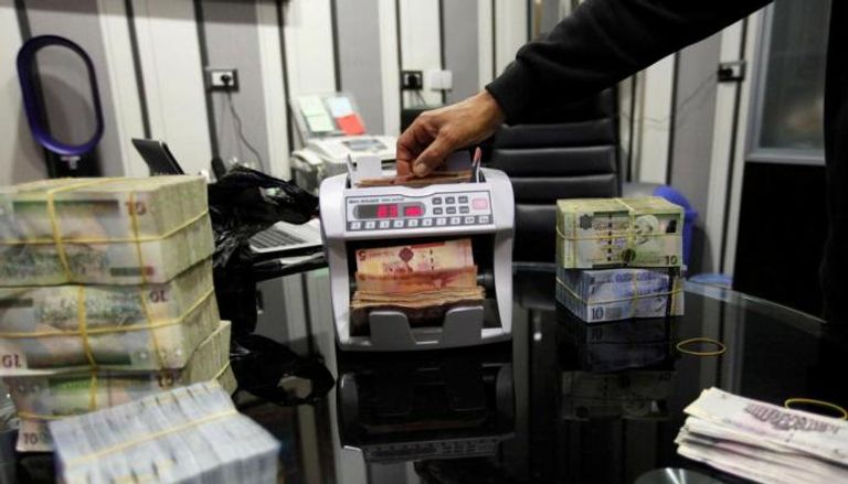 ليبيا تتوقع استقرار سعر الصرف في 2019