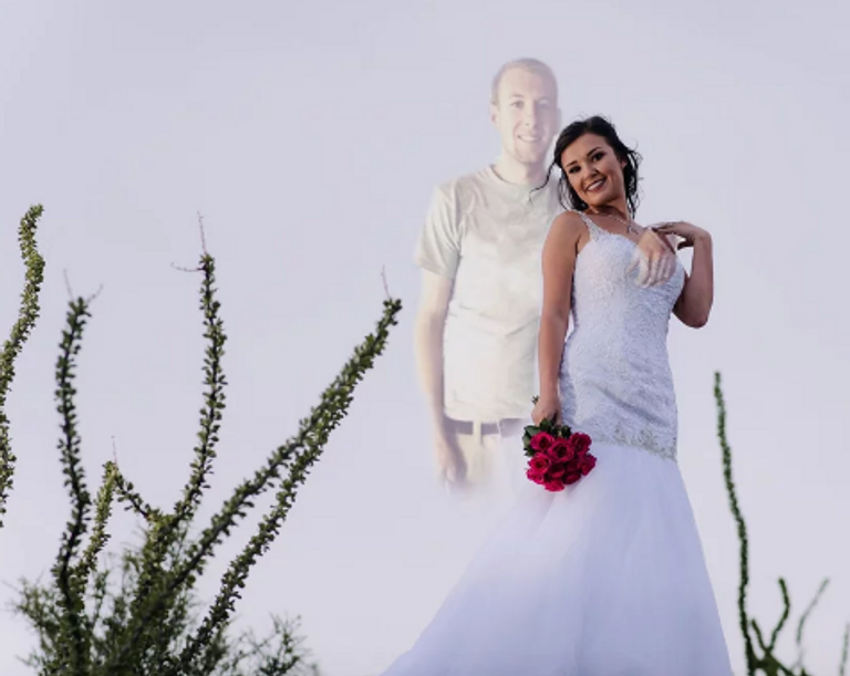 استغلت العروس الصور للتوعية بحوادث الدراجات النارية