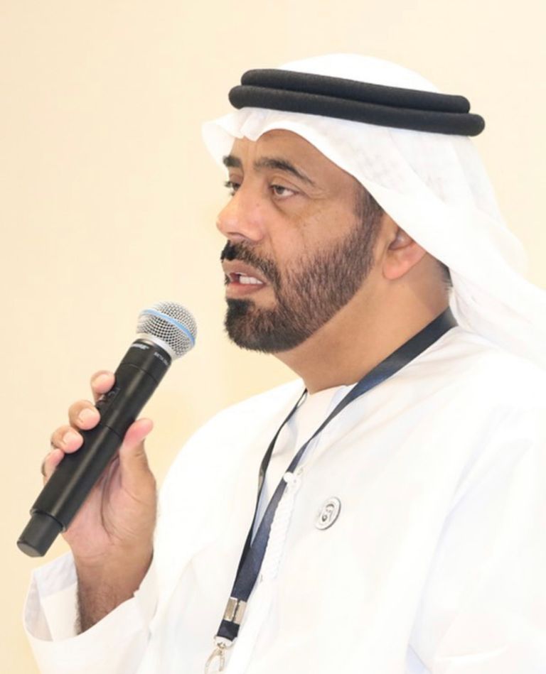 جانب من الحلقة الشبابية بحضور الشيخ نهيان بن مبارك آل نهيان