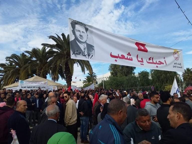فشل حكومات الإخوان المتعاقبة يقود تونس لأزمات متتالية