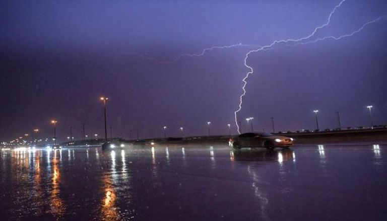 طقس ممطر في جدة 