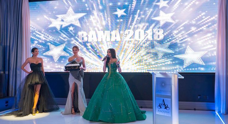 المغربية دنيا بطمة تتألق في حفل الـ"باما" بفستان من توقيع منى المنصوري