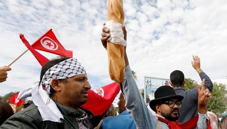 احتجاجات في تونس ضد رفض رفع الأجور في 22 نوفمبر - رويترز