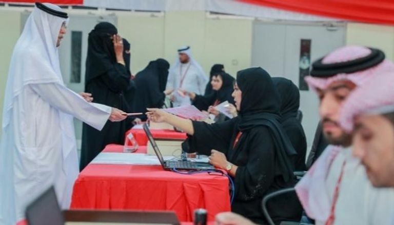 إقبال كثيف على مراكز الاقتراع في الانتخابات البحرينية