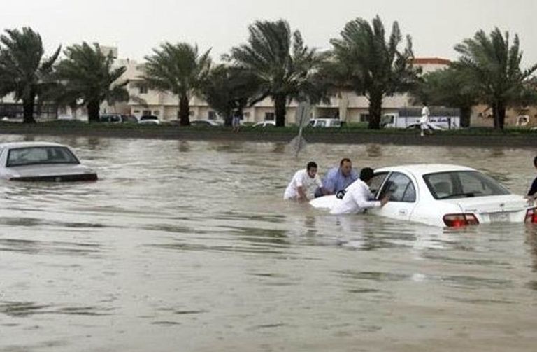 الطقس السيئ يضرب عددا من الدول العربية