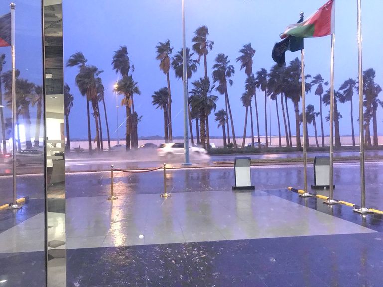 الطقس السيئ يضرب عددا من الدول العربية