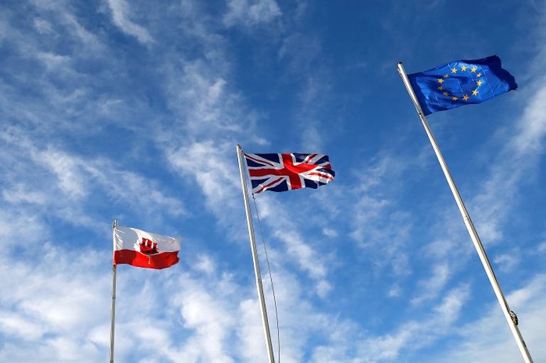 ماي ورئيس المفوضية الأوروبية يصلان لمناقشة مسودة اتفاقيات بريكست