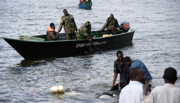 مصرع 30 أوغنديا غرق مركبهم في بحيرة فيكتوريا
