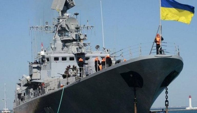 سفينة حربية ترفع علم أوكرانيا - أرشيفية