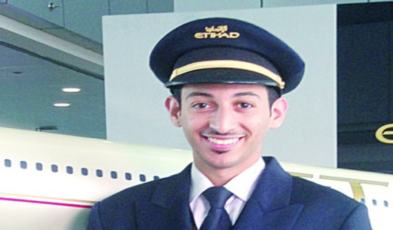 حمد الطائي خلال مشاركته في أحد الحفلات الخارجية