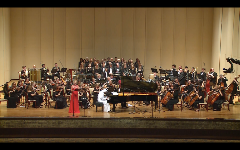 حمد الطائي خلال مشاركته في أحد الحفلات الخارجية