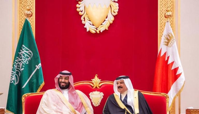ولي العهد السعودي رفقة ملك البحرين
