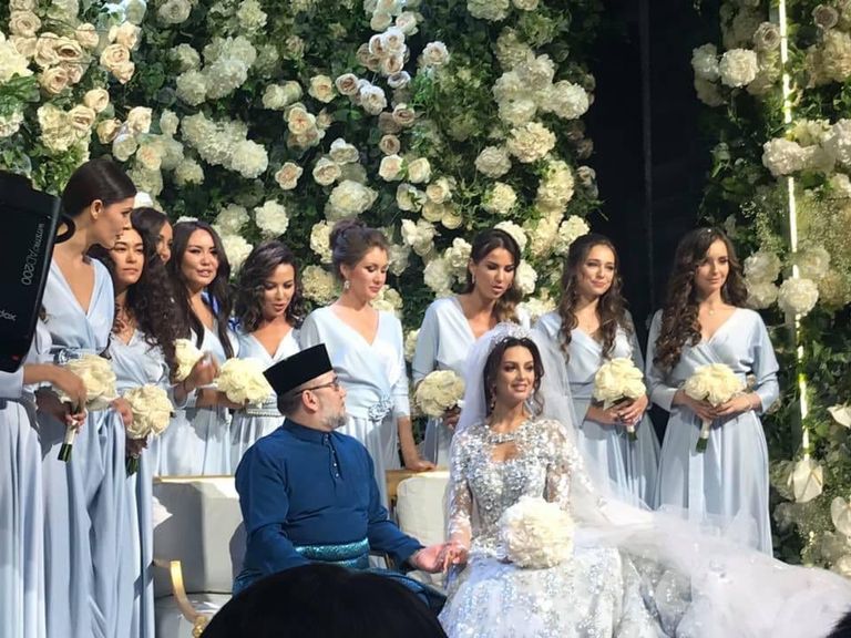 سلطان ماليزيا يتزوج ملكة جمال موسكو