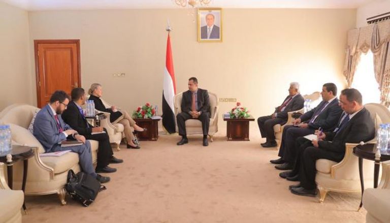 رئيس الحكومة اليمنية ومنسقة الشؤون الإنسانية للأمم المتحدة في اليمن