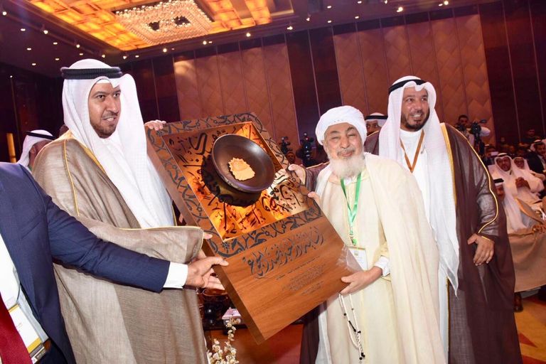 الشيخ عبدالله بن بيه يحضر مؤتمر "إنسانية واحدة ضد الجوع" 