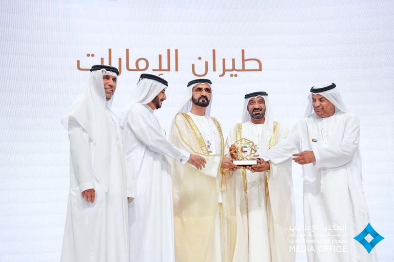 الشيخ محمد بن راشد آل مكتوم خلال التكريم