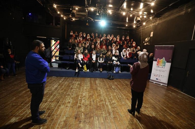 الشباب الفلسطيني يعبرون بالموسيقى