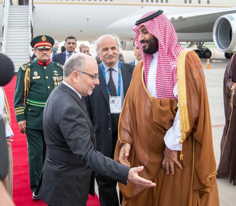 الأمير محمد بن سلمان لدى وصوله إلى الأرجنتين