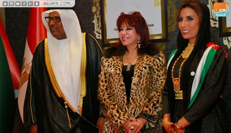 السفير الإماراتي بالقاهرة جمعة مبارك الجنيبي وزاهي حواس عالم الآثار