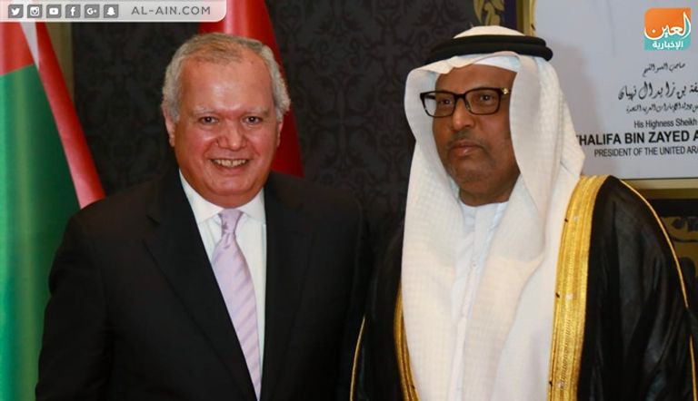 السفير الإماراتي بالقاهرة جمعة مبارك الجنيبي وزاهي حواس عالم الآثار