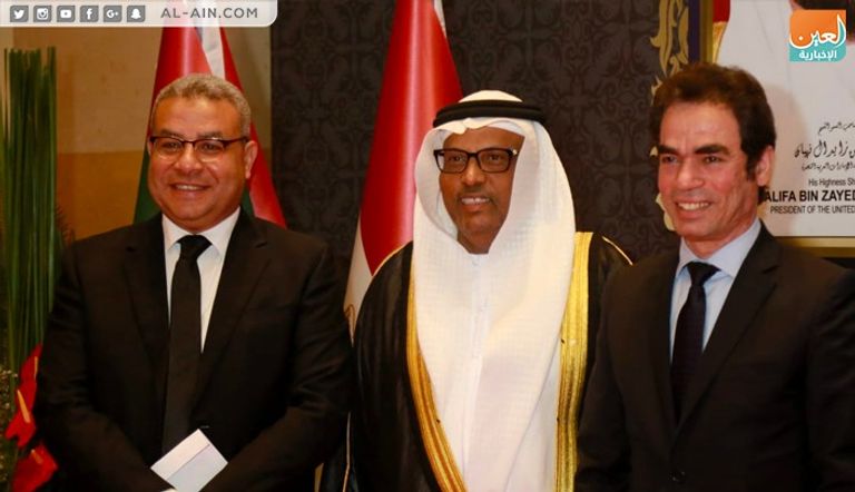 السفير الإماراتي بالقاهرة جمعة مبارك الجنيبي وزاهي حواس عالم الآثار